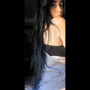 Meet your Posher, Adrianne